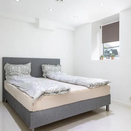 Charming With Garden And Parking Διαμέρισμα Στάβανγκερ